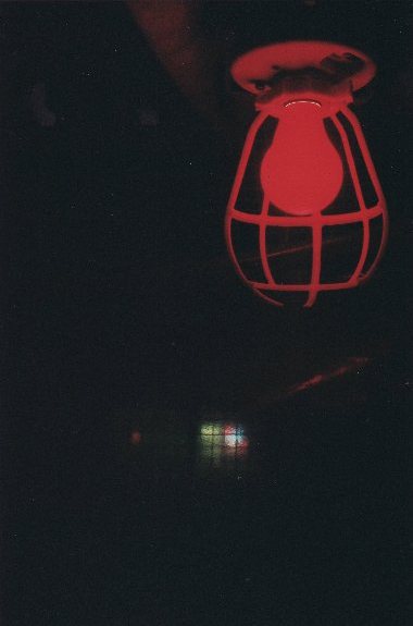 Matthew Tischler „Red Light“, C-Print, 59 x 39 cm, Auflage: 15